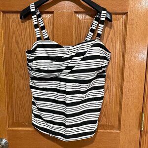 CATALINA Womens Plus 2X (18W-20W) Black White Striped Swimsuit Tankini Top
